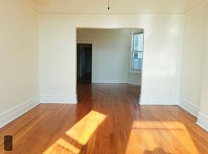 3462 W North Ave, Unit 2nd floor in Chicago, IL - Building Photo - Building Photo