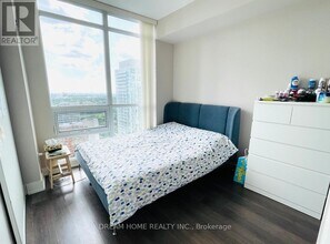30-2930 Roehampton Ave in Toronto, ON - Building Photo - Building Photo