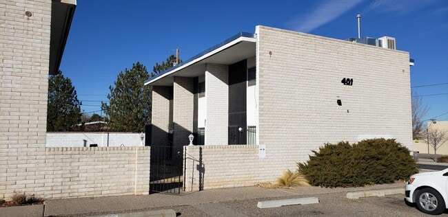 property at 401 Graceland Dr SE