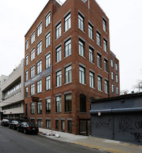 137-43 N 10th St in Brooklyn, NY - Building Photo - Building Photo