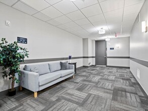 1401 S Rochester Rd in Rochester, MI - Building Photo - Building Photo