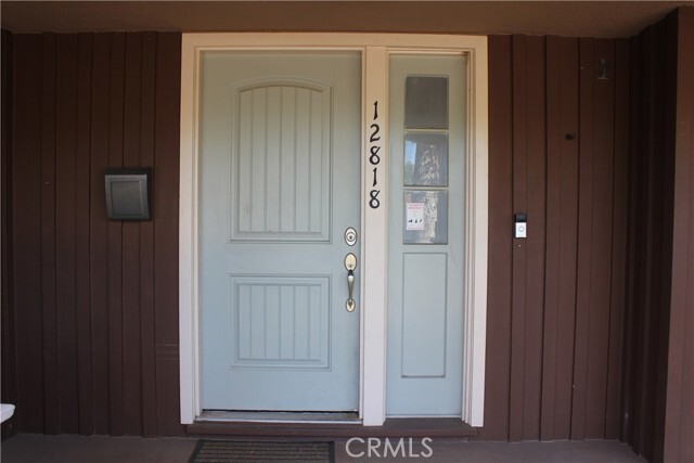 12818 Hatteras St in Valley Village, CA - Building Photo