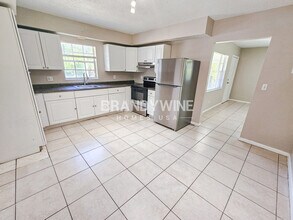 3407 E Hanna Ave in Tampa, FL - Building Photo - Building Photo