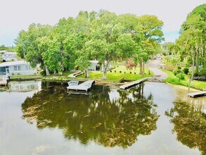68 Lake Shore Dr in Palm Harbor, FL - Building Photo - Building Photo
