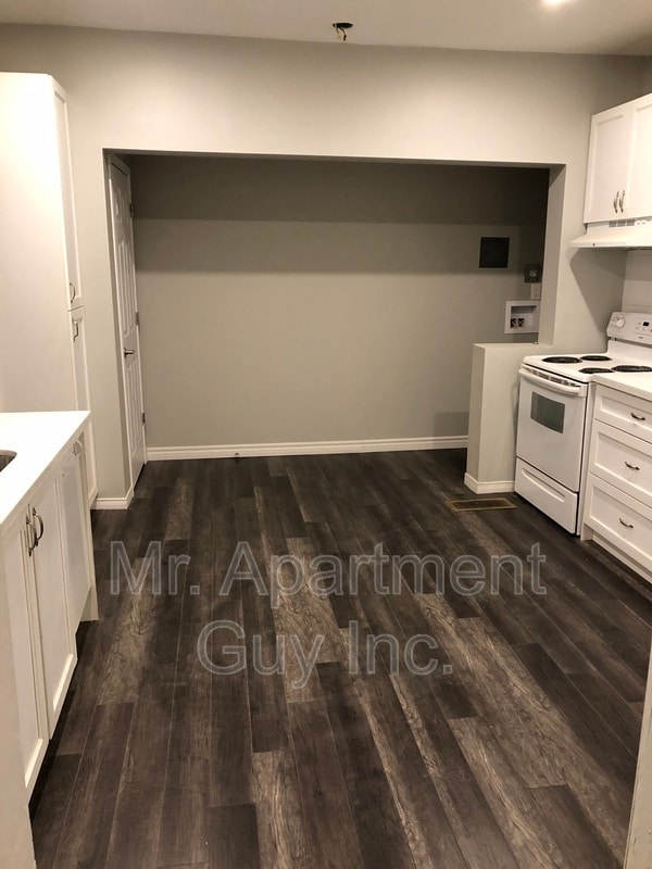 163 E 5th St in Hamilton, ON - Building Photo - Building Photo