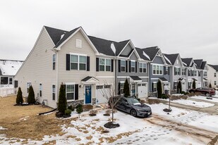 Groves at New Kent Ranch in New Kent, VA - Building Photo