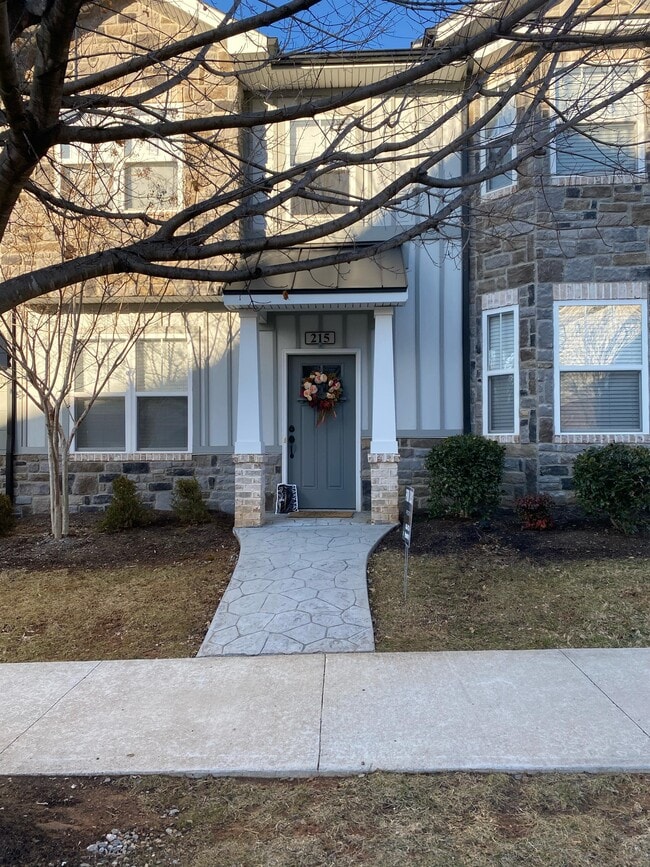 215 Capstone Dr in Lynchburg, VA - Building Photo - Building Photo