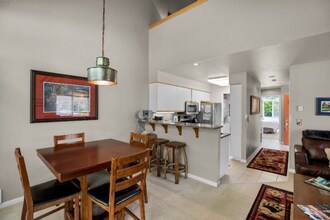 1750 E Lakeshore Dr in Whitefish, MT - Building Photo - Building Photo