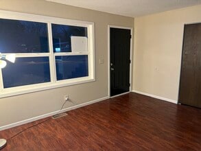 6803 8th St N in Oakdale, MN - Foto de edificio - Building Photo