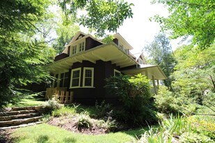 101 Orchard Pl in Asheville, NC - Building Photo