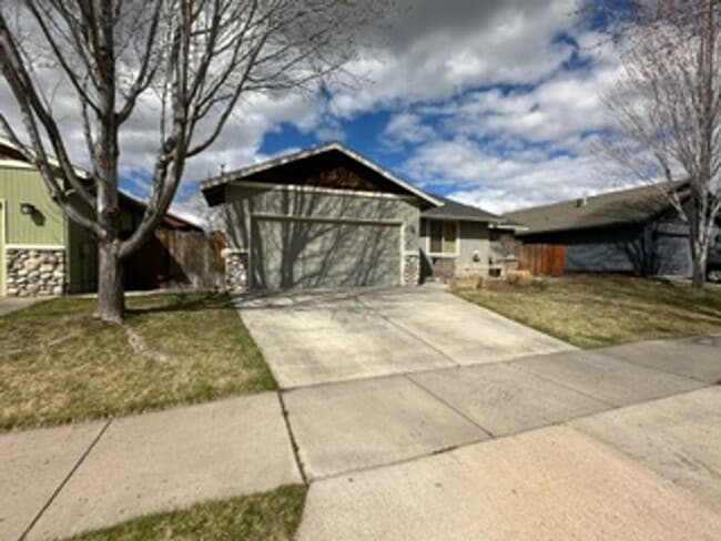 20581 Prospector Loop in Bend, OR - Building Photo - Building Photo