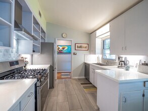 4617 Finley Dr in Austin, TX - Foto de edificio - Building Photo