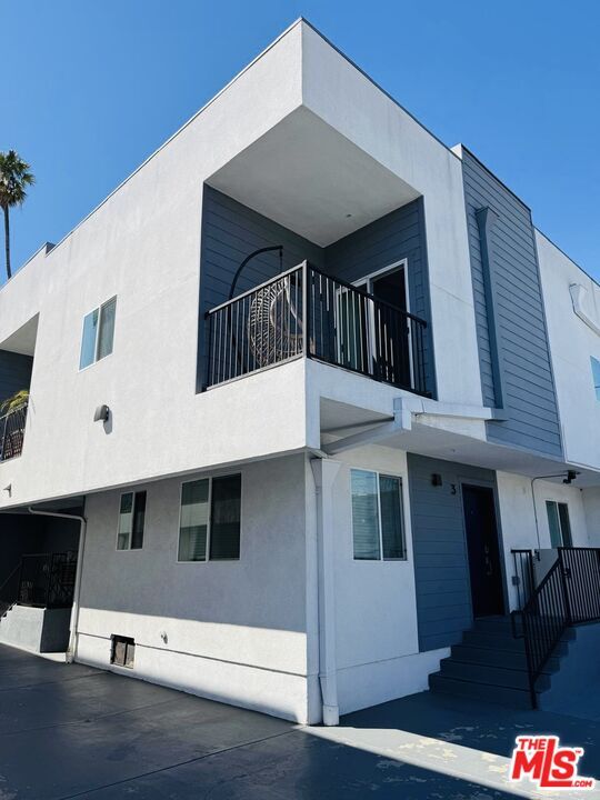 246 Catalina St in Los Angeles, CA - Building Photo - Building Photo