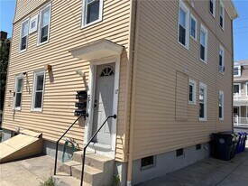 17 Andrews St in Providence, RI - Building Photo