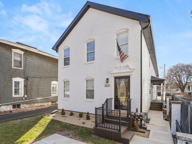 327 Loomis St in Naperville, IL - Building Photo - Building Photo
