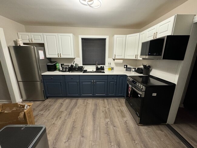 property at 1078 Violet Ave