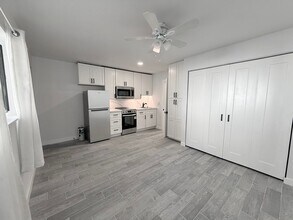 319 Beach Rd in Sarasota, FL - Building Photo - Building Photo