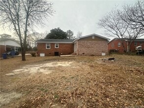 6120 Conaway Dr in Fayetteville, NC - Building Photo - Building Photo