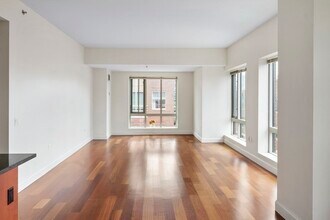 17 Otis St in Cambridge, MA - Building Photo - Building Photo