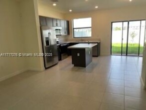 11090 W 32nd Ln in Hialeah, FL - Building Photo - Building Photo