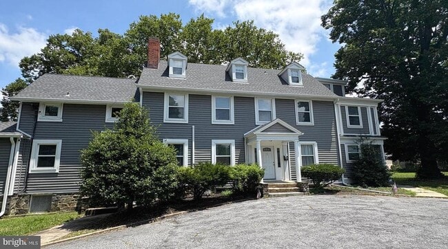 11 S Paradise Ave in Catonsville, MD - Building Photo - Building Photo