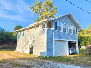 2565 Third St in Ft. Myers, FL - Foto de edificio - Building Photo