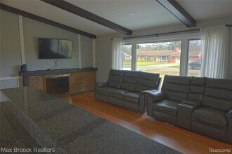 23645 W Newell Cir in Farmington Hills, MI - Building Photo - Building Photo