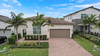 8914 Kingsmoor Wy in Wellington, FL - Building Photo