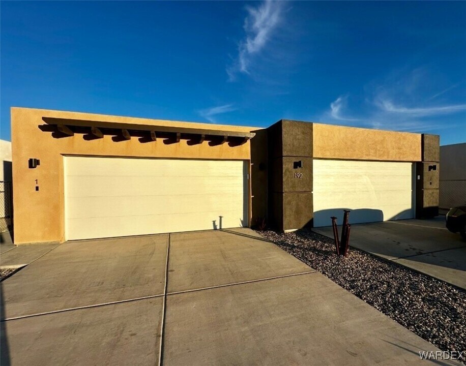 192 Palm Ave in Bullhead City, AZ - Building Photo
