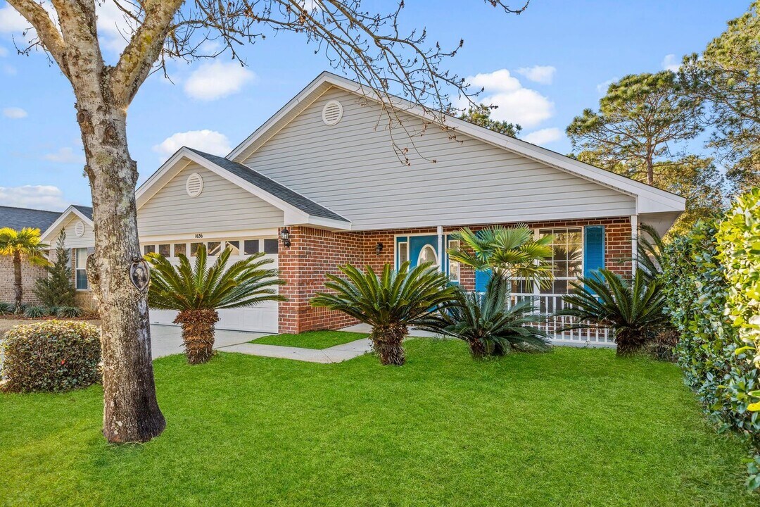 1636 Florence Ave in Fort Walton Beach, FL - Building Photo