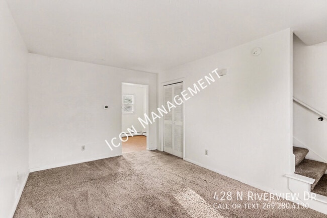 428 N Riverview Dr in Parchment, MI - Building Photo - Building Photo