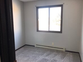 500 4th Ave N, Unit 1 in Edgerton, MN - Building Photo - Building Photo