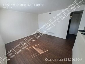 4822 NW Homestead Terrace in Riverside, MO - Building Photo - Building Photo