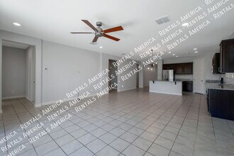 10047 E Wavelength Ave in Mesa, AZ - Building Photo - Building Photo