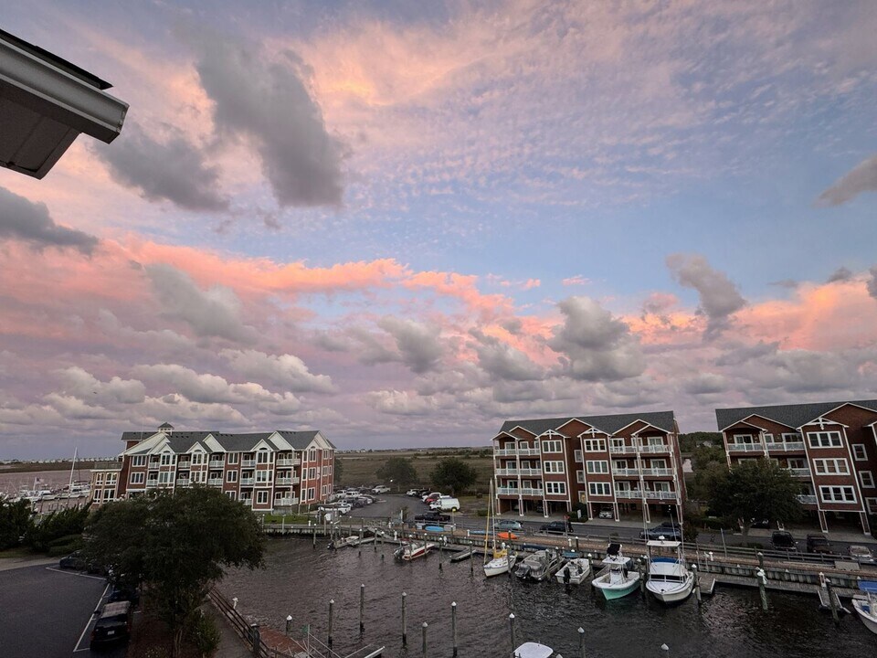 406 N Bay Club Dr in Manteo, NC - Building Photo