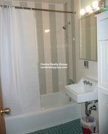 5051 Washington St in Boston, MA - Building Photo