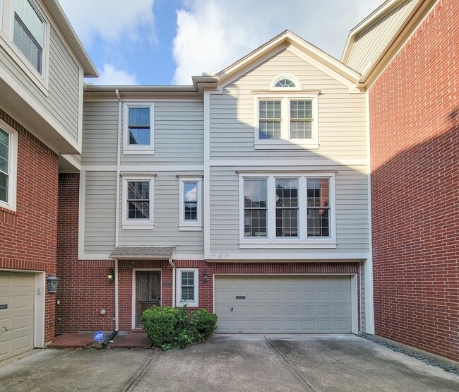 property at 2208 Taft St