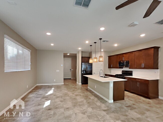 651 N Abalone Dr in Gilbert, AZ - Building Photo - Building Photo