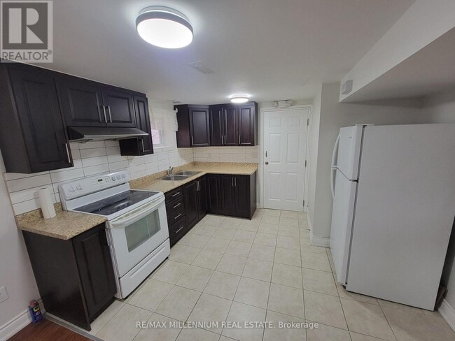 property at 77 Ashford Ct