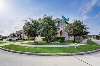 13019 Foxwood Creek Ln in Houston, TX - Building Photo - Building Photo