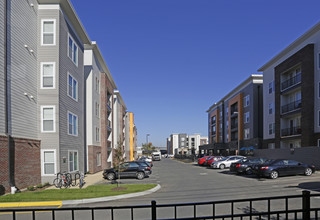 University Walk | Student Housing in Knoxville, TN - Building Photo - Building Photo