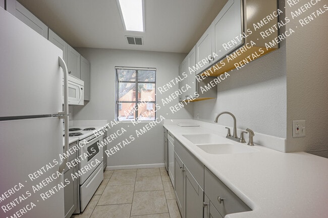747 S Ext Rd in Mesa, AZ - Building Photo - Building Photo