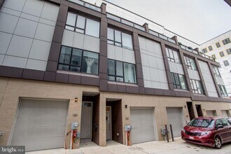 107 Olive St in Philadelphia, PA - Building Photo - Building Photo
