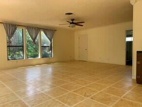 5590 Clinton St in Beaumont, TX - Building Photo - Building Photo