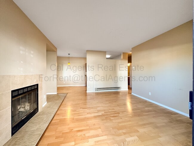 13 Schooner Ct in Richmond, CA - Building Photo - Building Photo