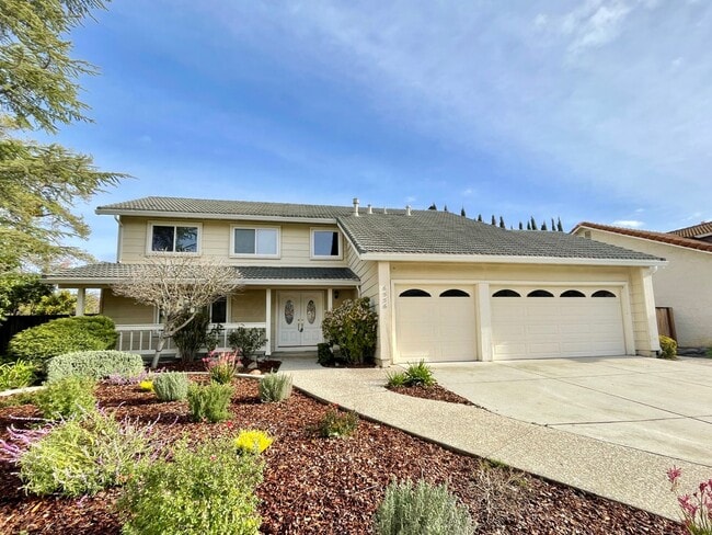 property at 6556 Idlebrook Ct