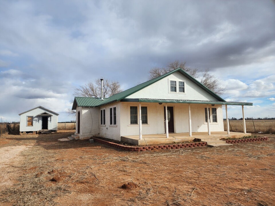 71 NM-467 in Portales, NM - Building Photo