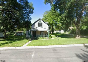 231 2nd St in Dassel, MN - Building Photo