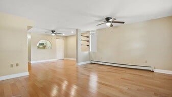 15 Ellsworth St in Bridgeport, CT - Building Photo