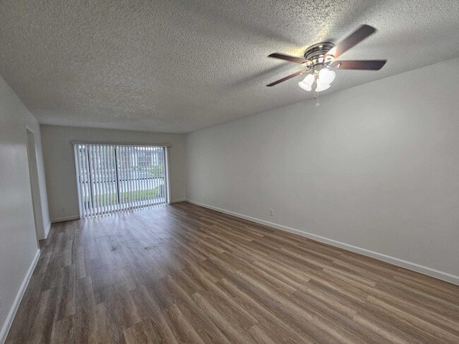 7901 S Colony Cir in Tamarac, FL - Building Photo - Building Photo
